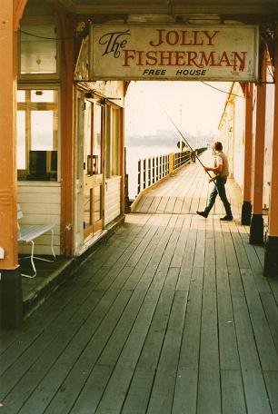  Southend-on-Sea fishing pier sign