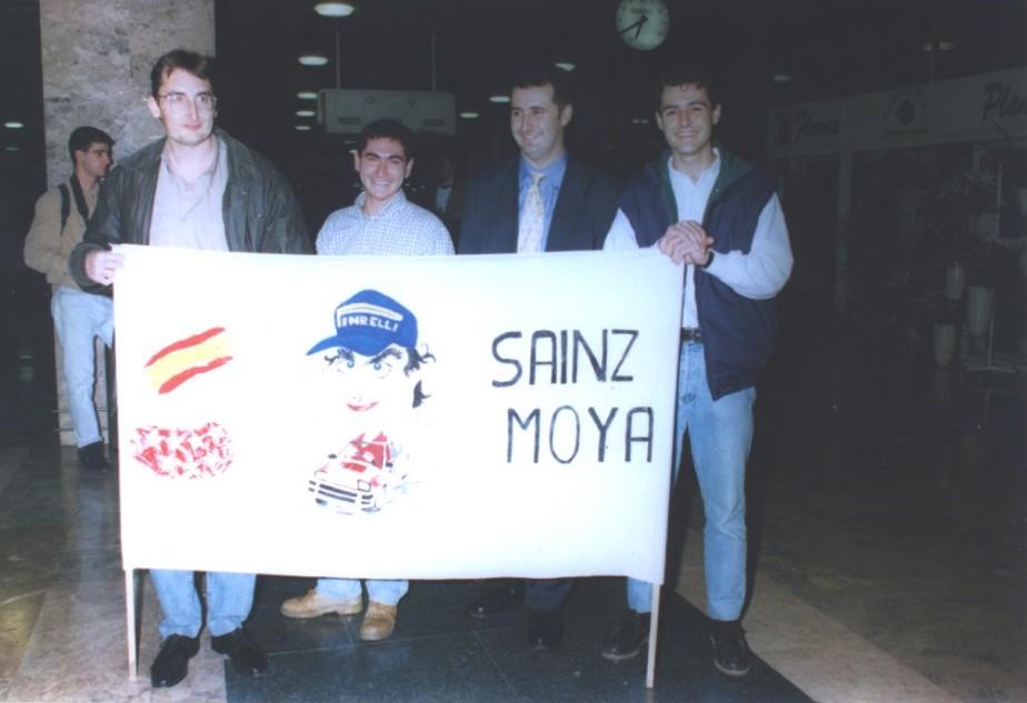 Fans of Carlos Sainz